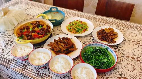 丰盛的晚餐图片,美食佳肴汇聚一堂